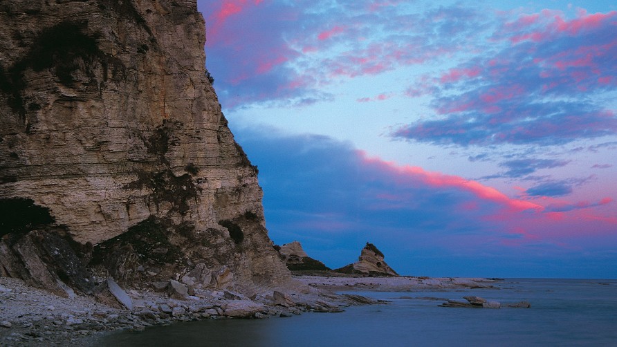 Kaikōura coast at sunset.